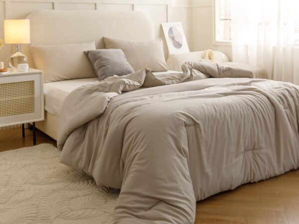 ROSGONIA Queen Comforter Set - Image 3