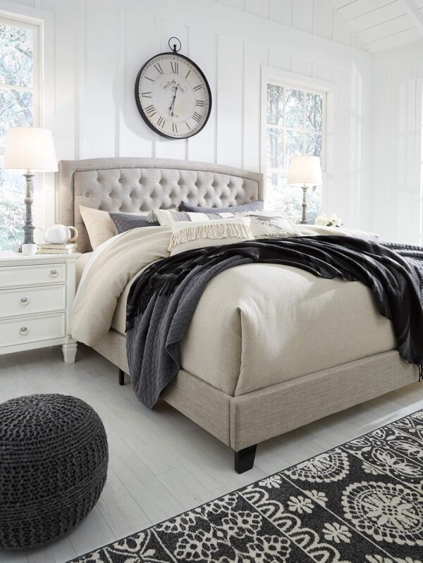 Tufted Upholstered Platform Bed